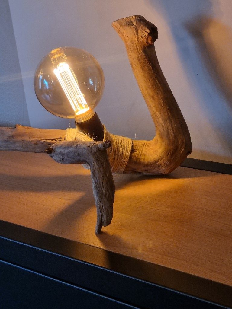 LUMINIAIRE BOIS FLOTTE