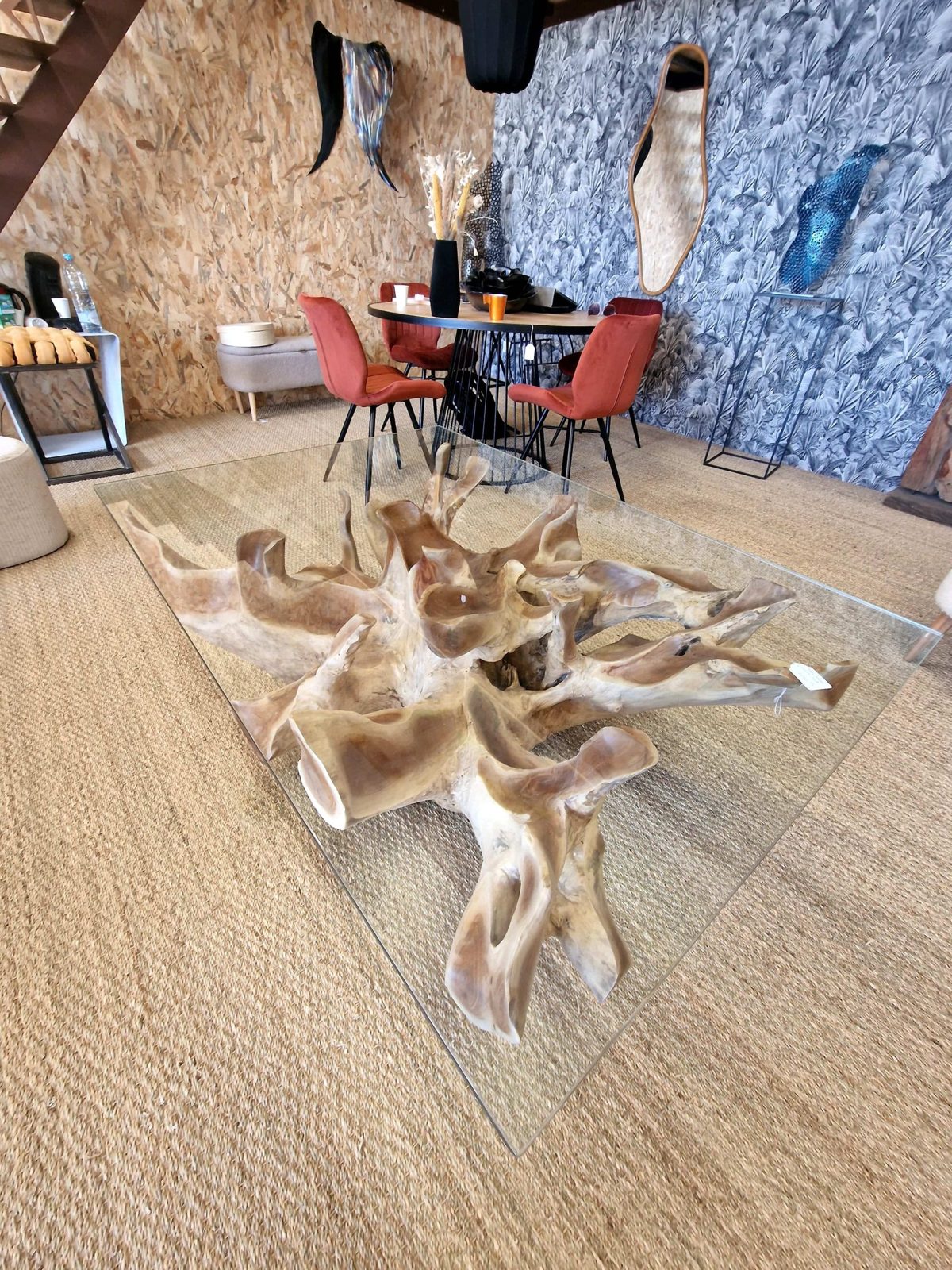 TABLE RACINE DE TECK / VERRE TREMPÉ — meubles d'appoint, C Design Mobilier